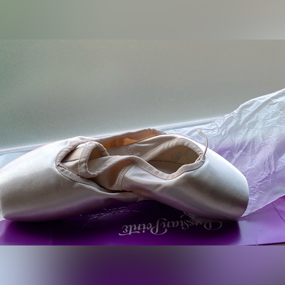 RUSSIAN POINTE MUSE pointe shoes